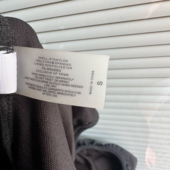 One piece swim suit with padded bust. - Picture 4 of 5